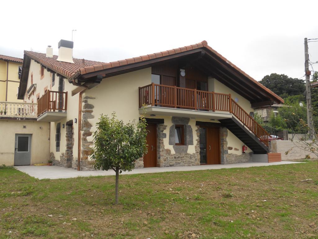 Apartamentos Aldagaia Hernani Cameră foto